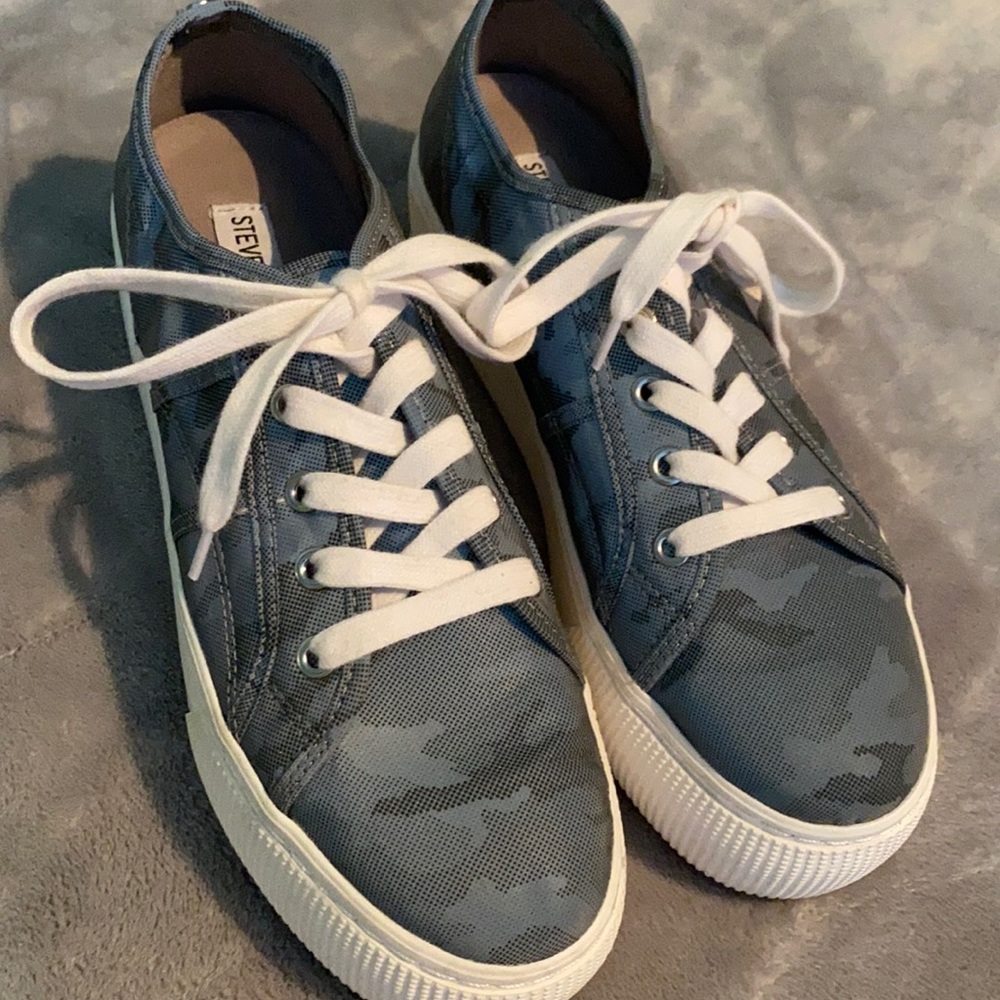 Steve Madden Camo Platform Sneakers